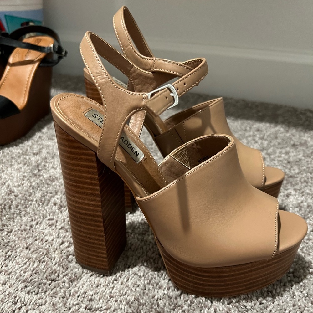 Steve Madden 7.5 Platform Heals